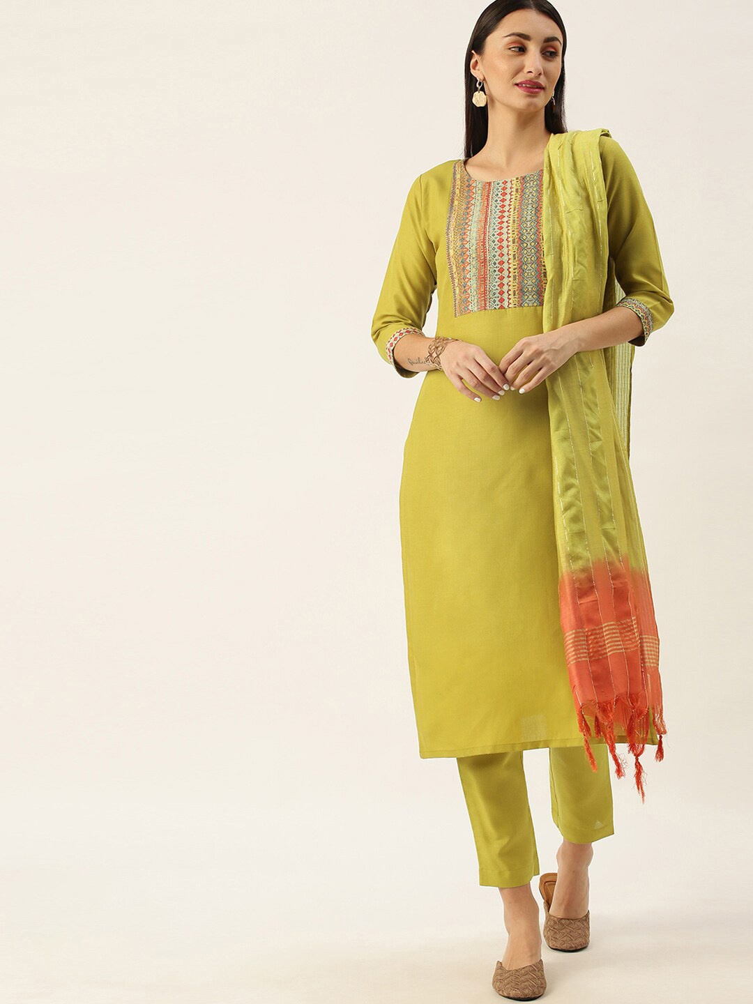

Somras Women Green & Red Yoke Design Kurta with Trousers & With Dupatta Kurta Set