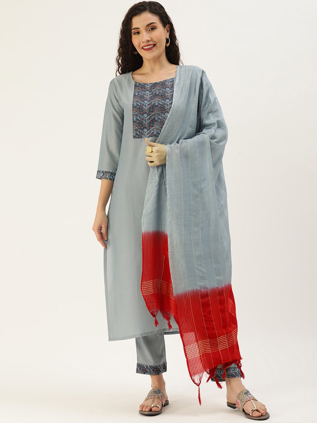 

Somras Women Grey Printed Liva Kurta with Trousers & With Dupatta