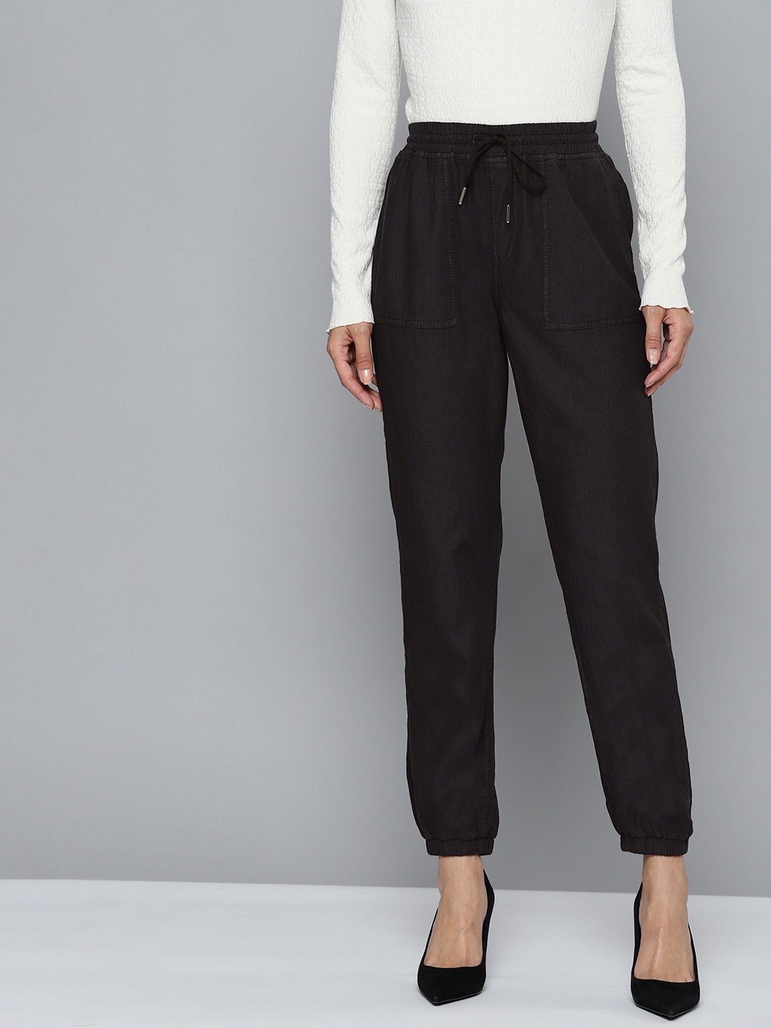 

Chemistry Women Black Pure Cotton High-Rise Solid Chambray Joggers