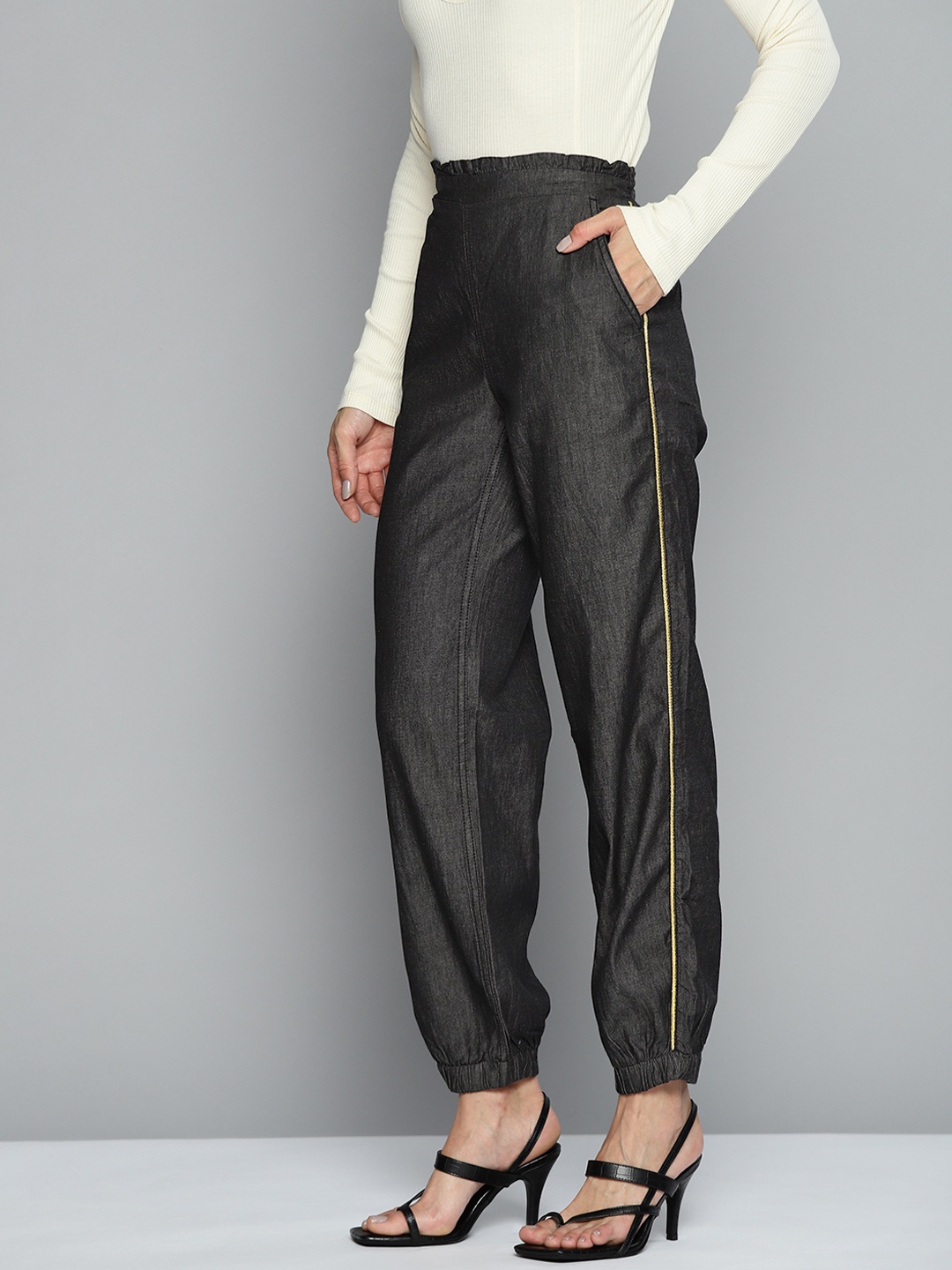 

Chemistry Women Cotton Joggers Trousers, Black