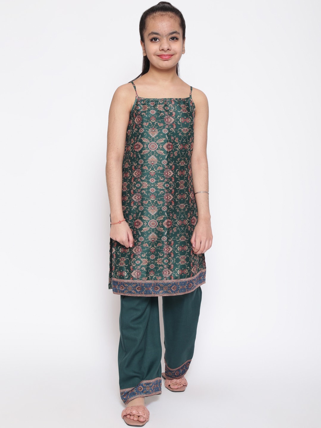 

titliyan Girls Green Floral Chanderi Silk Kurta with Palazzos & With Dupatta