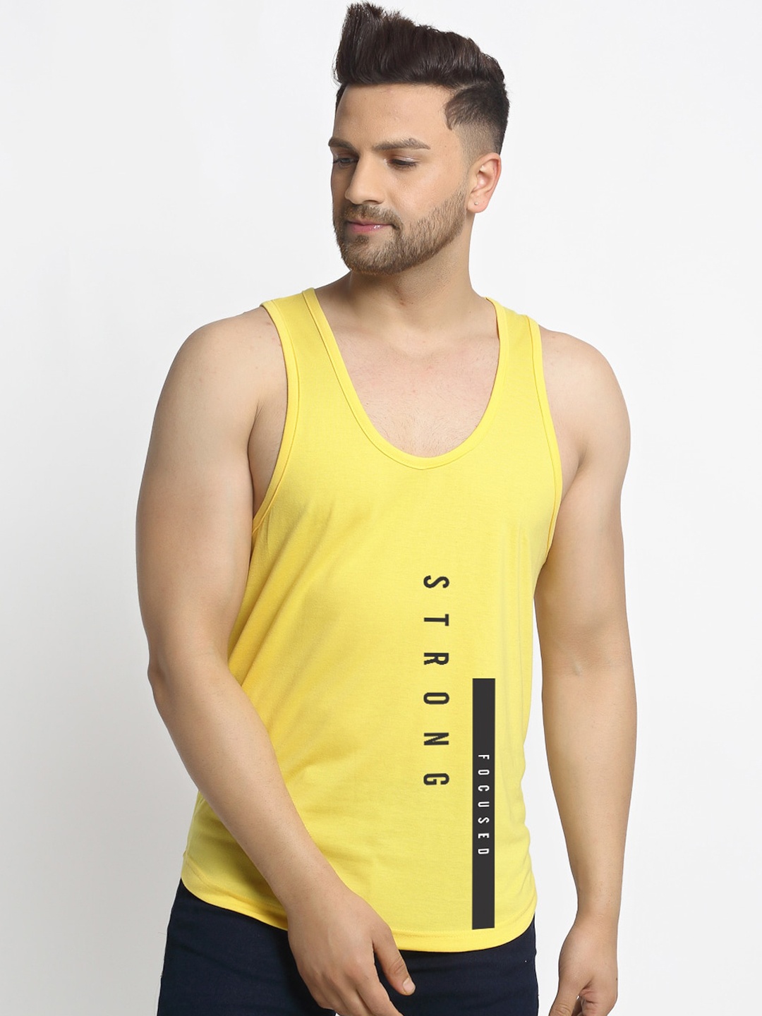 

Friskers Men Yellow & Black Printed Pure Cotton Apple Cut Gym Vest