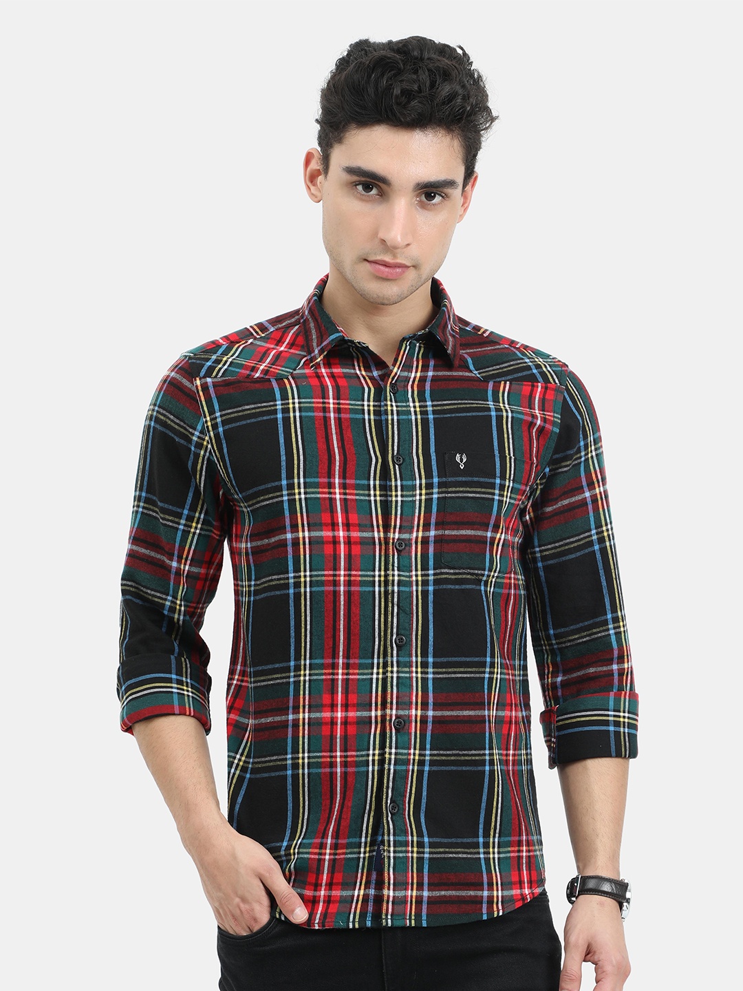 

VUDU Men Red Comfort Checked Casual Shirt