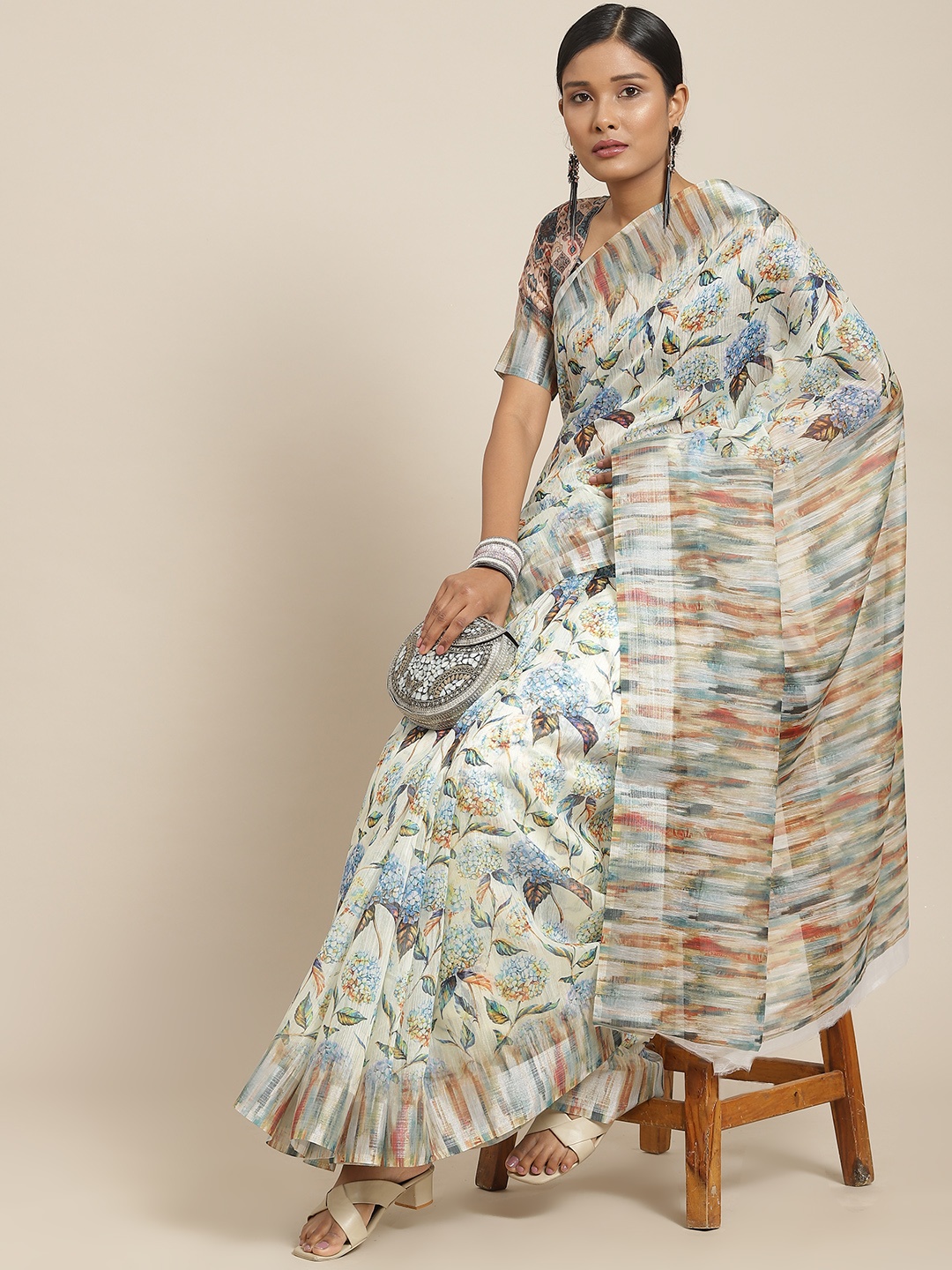 

SERONA FABRICS Women Off-White & Blue Floral Printed Saree