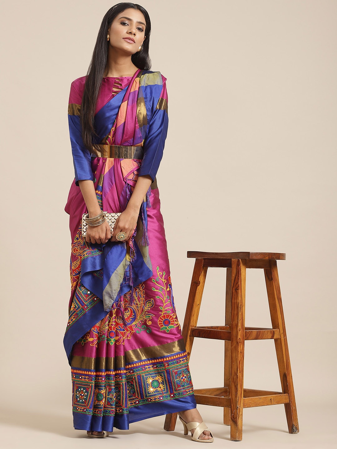 

SERONA FABRICS Pink & Blue Embellished Kutchi Embroidery Silk Cotton Saree