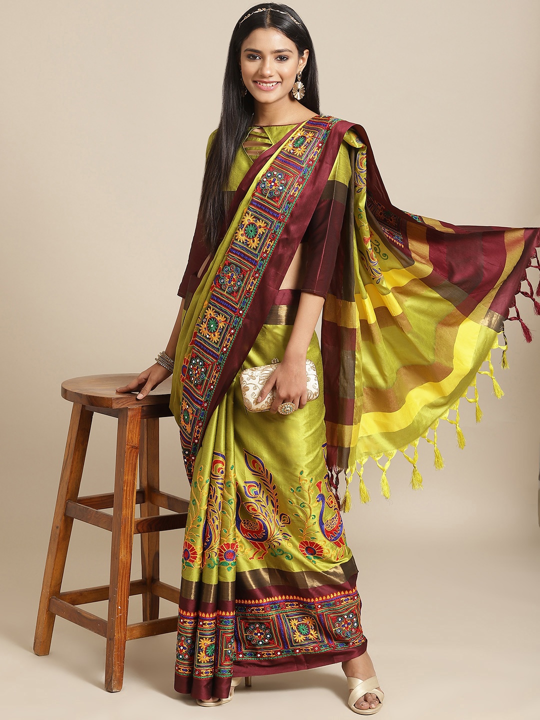 

SERONA FABRICS Lime Green & Maroon Embellished Kutchi Embroidery Silk Cotton Saree