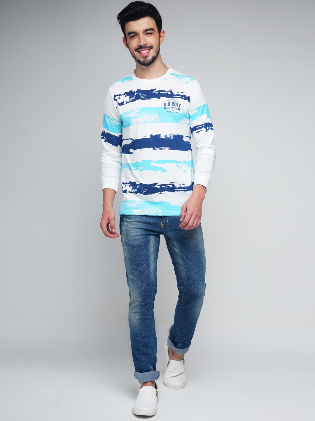 

Difference of Opinion Men White & Blue Striped Round Neck T-shirt