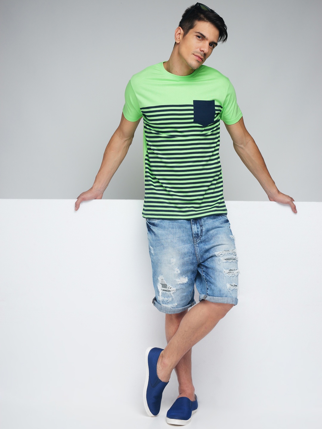 

Difference of Opinion Men Green & Navy Striped Round Neck T-shirt