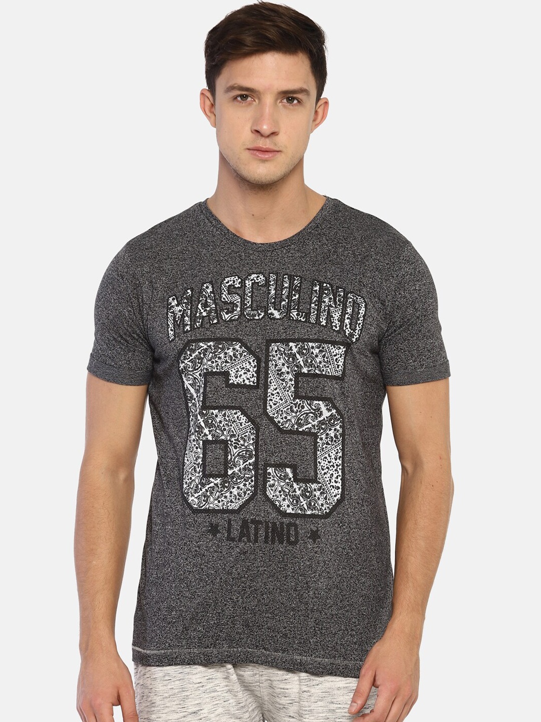 

Masculino Latino Plus Men Charcoal & White Typography Printed Cotton T-shirt