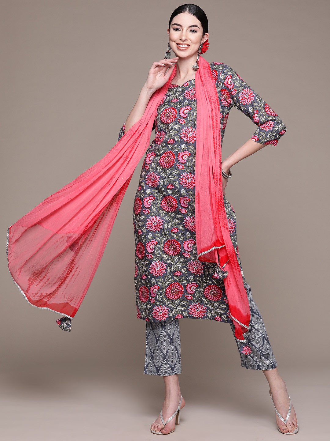 

Anubhutee Women Blue Floral Printed Pure Cotton Kurta with Trousers & With Dupatta