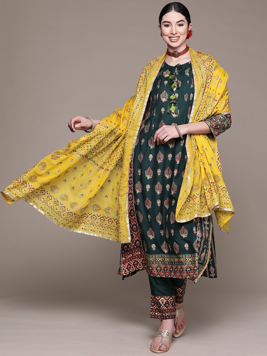 

Anubhutee Women Green & Yellow Ethnic Motifs Printed Kurta with Palazzos & With Dupatta