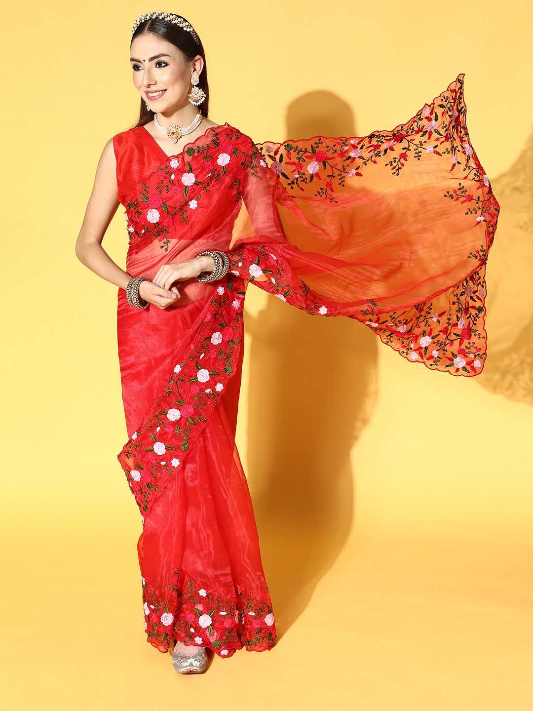 

Mitera Floral Saree with Embroidered Border, Red