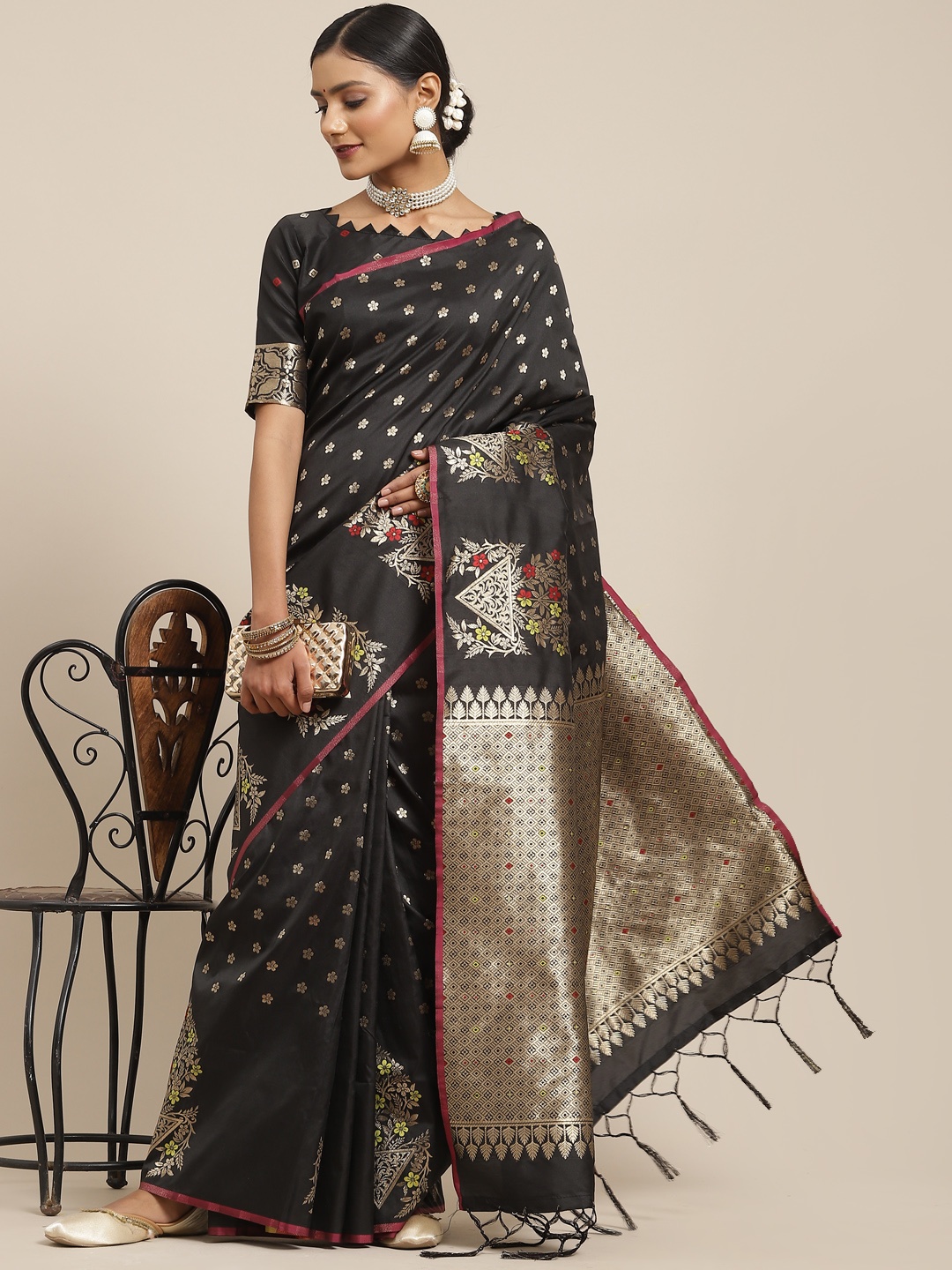 

Saree mall Black & Gold-Toned Floral Zari Silk Blend Banarasi Sarees