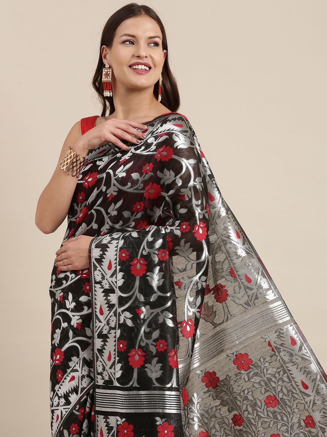 

VASTRANAND Black Floral Zari Silk Cotton Jamdani Saree
