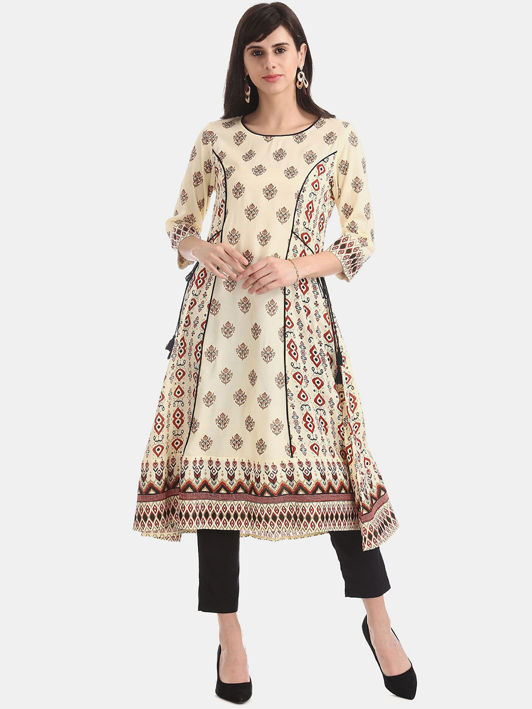 

Anahi Women Beige & Red Ethnic Motifs Printed Kurta