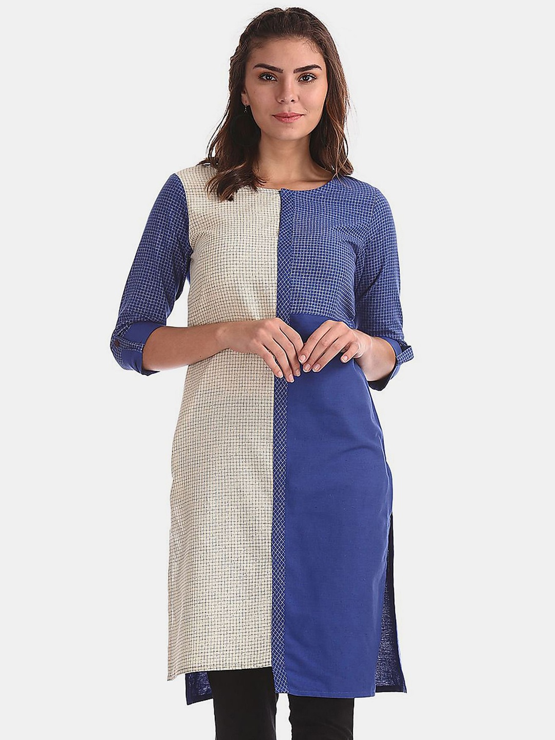 

Karigari Women Blue & White Colourblocked Panelled Kurta