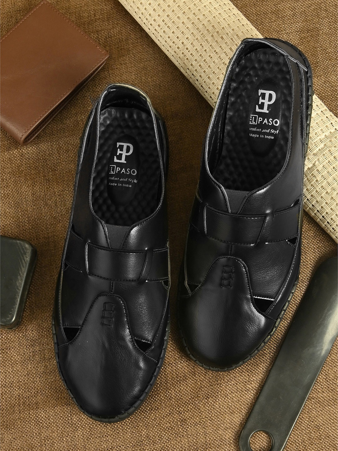 

El Paso Men Black Textured Ethnic Comfort Sandals
