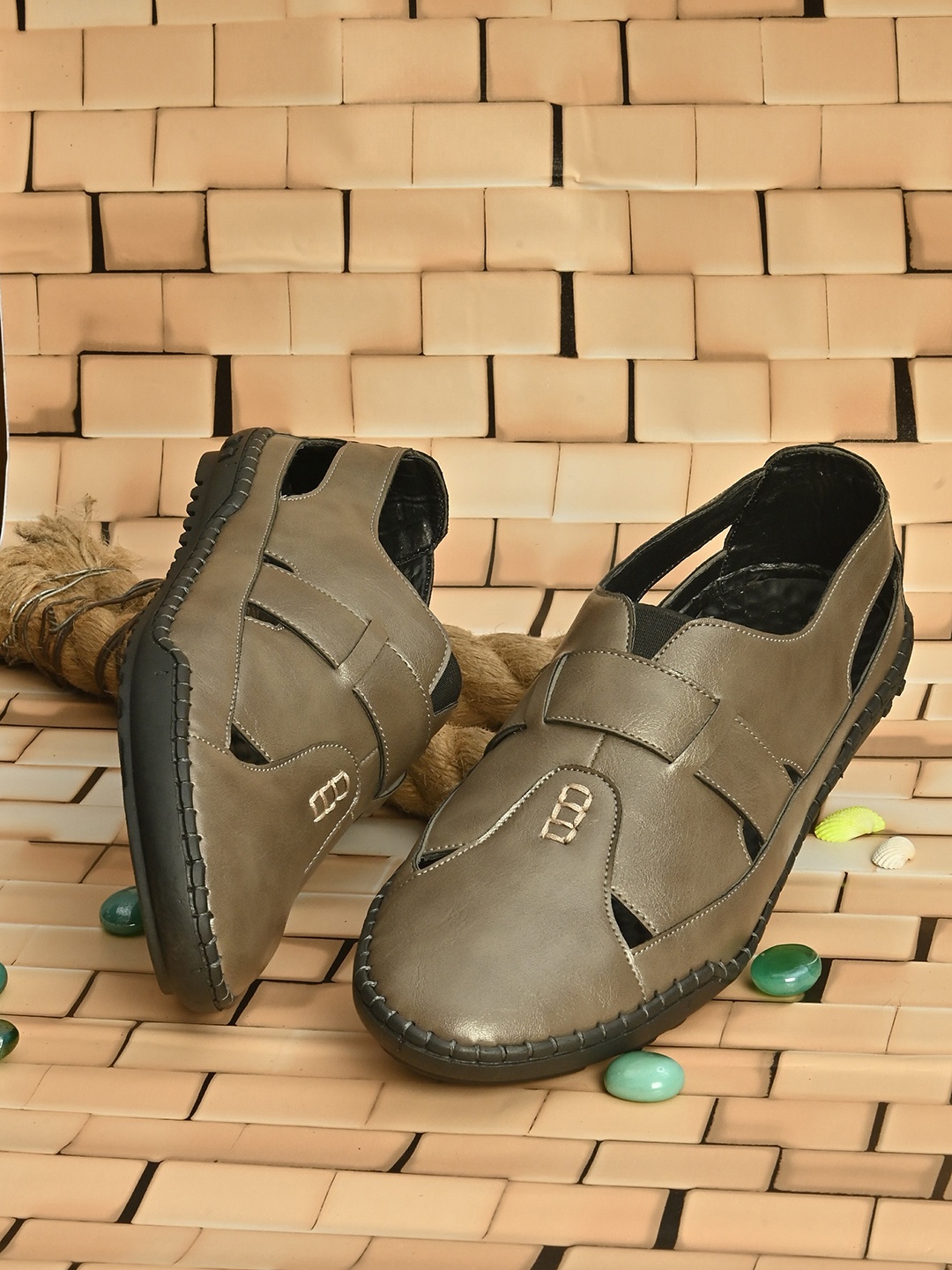 

El Paso Men Grey Ethnic Shoe-Style Sandals