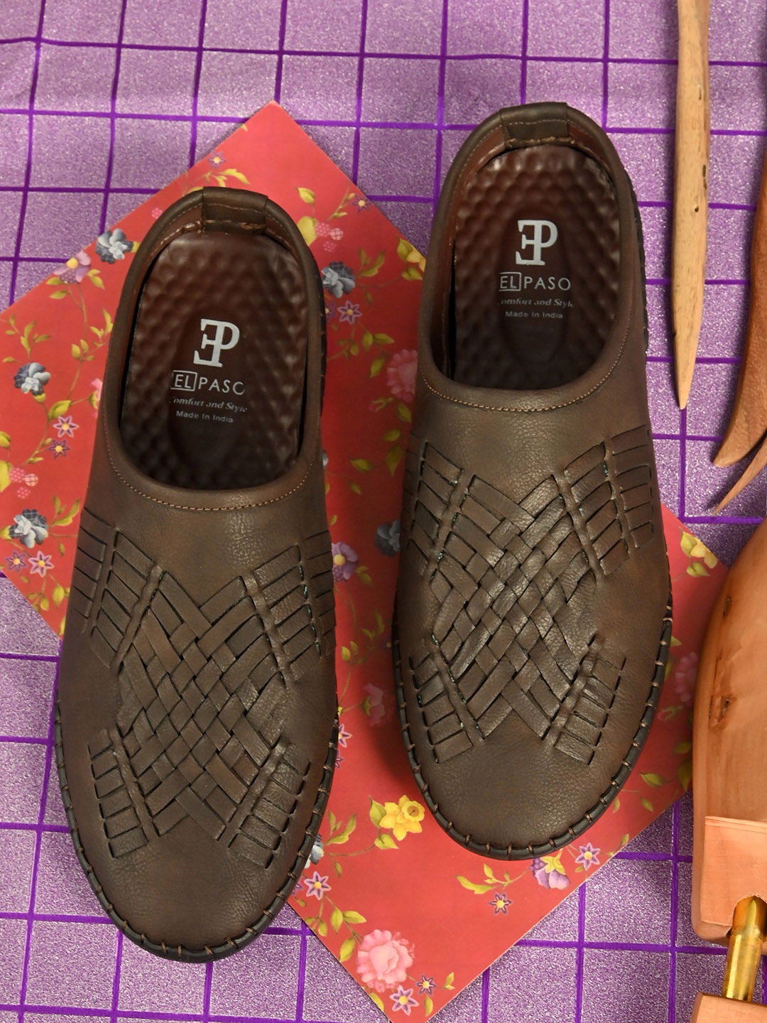 

El Paso Men Brown Textured Shoe-Style Sandals