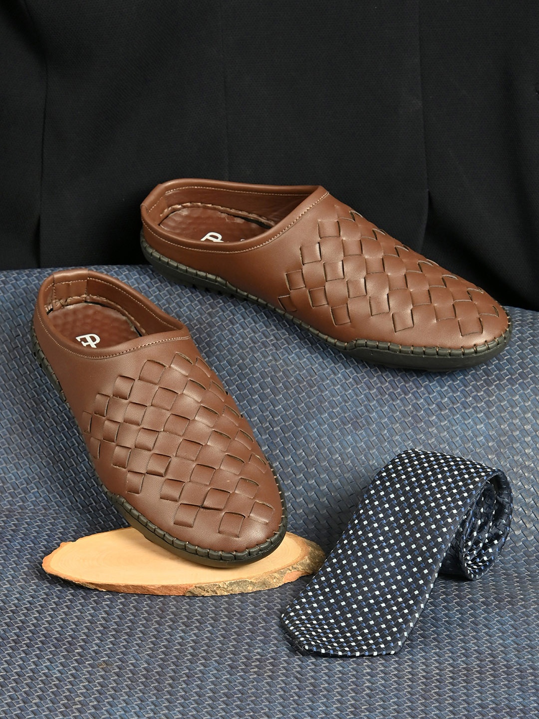 

El Paso Men Brown & Black Faux Leather Shoe-Style Sandals