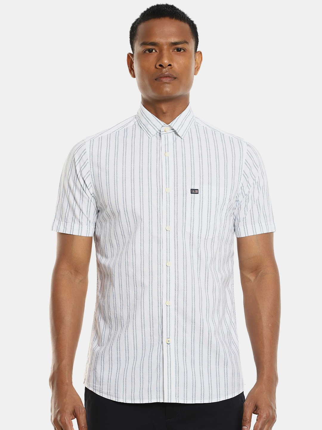 

Arrow Sport Men Blue & White Slim Fit Striped Casual Shirt