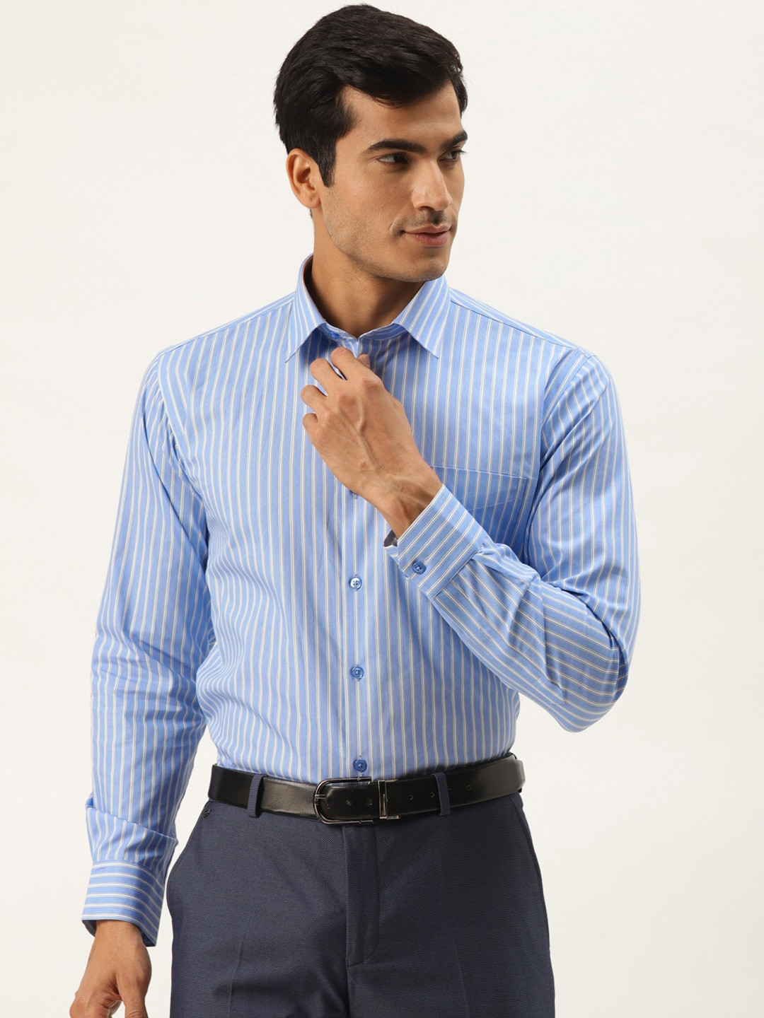 

Hancock Men Blue Slim Fit Striped Formal Shirt