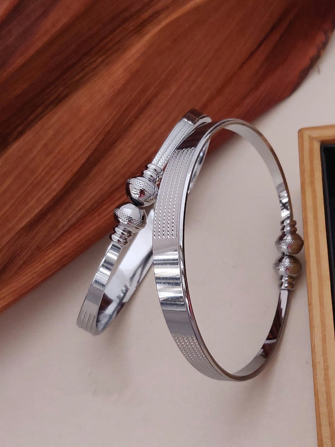 

Shining Diva Set Of 2 Silver-Plated Adjustable Bangles