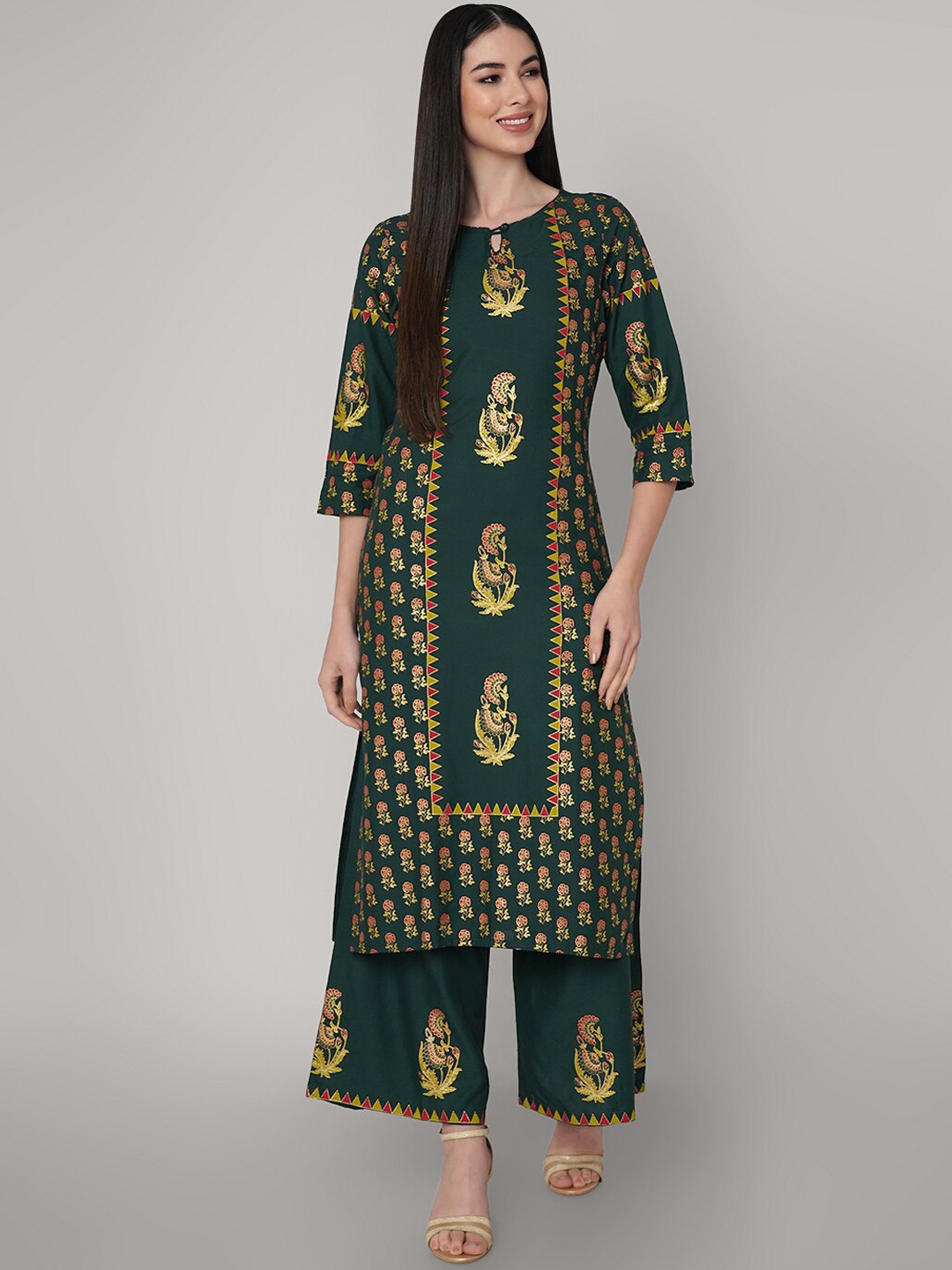 

ORTANGE Women Green Floral Printed Kurta with Palazzos