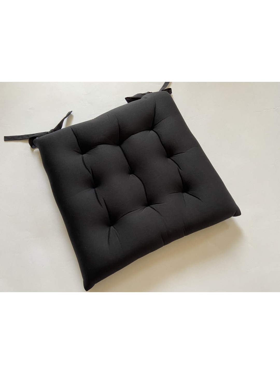 

Lushomes Black Solid Chair Pad