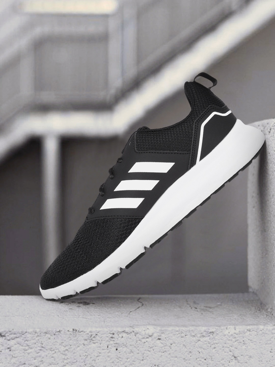 

ADIDAS Men Black & White Woven Design Axelate Walking Shoes