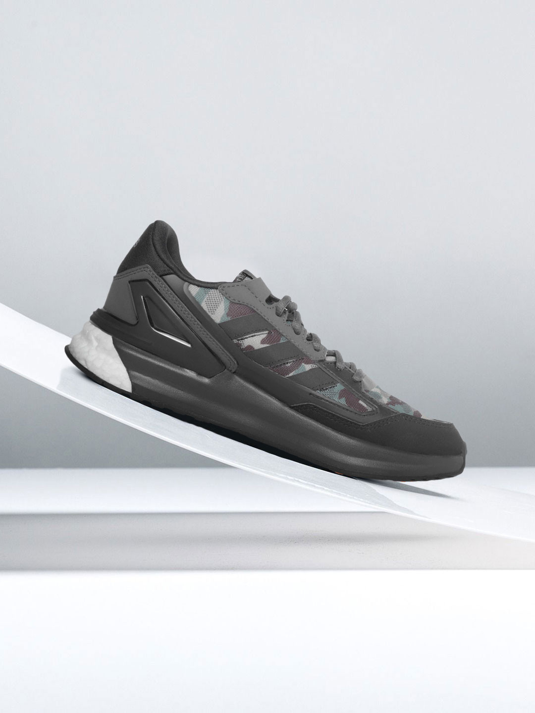 

ADIDAS Men Black & Green Camouflage Print Nebzed Super Boost Lifestyle Running Shoes
