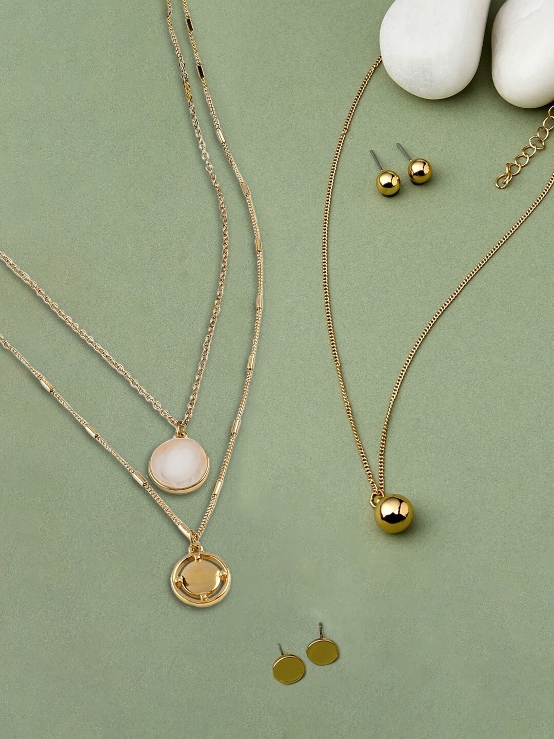 

AMI Set of 2 Gold Tone Contemporary Classy Necklace Chain & Earrings