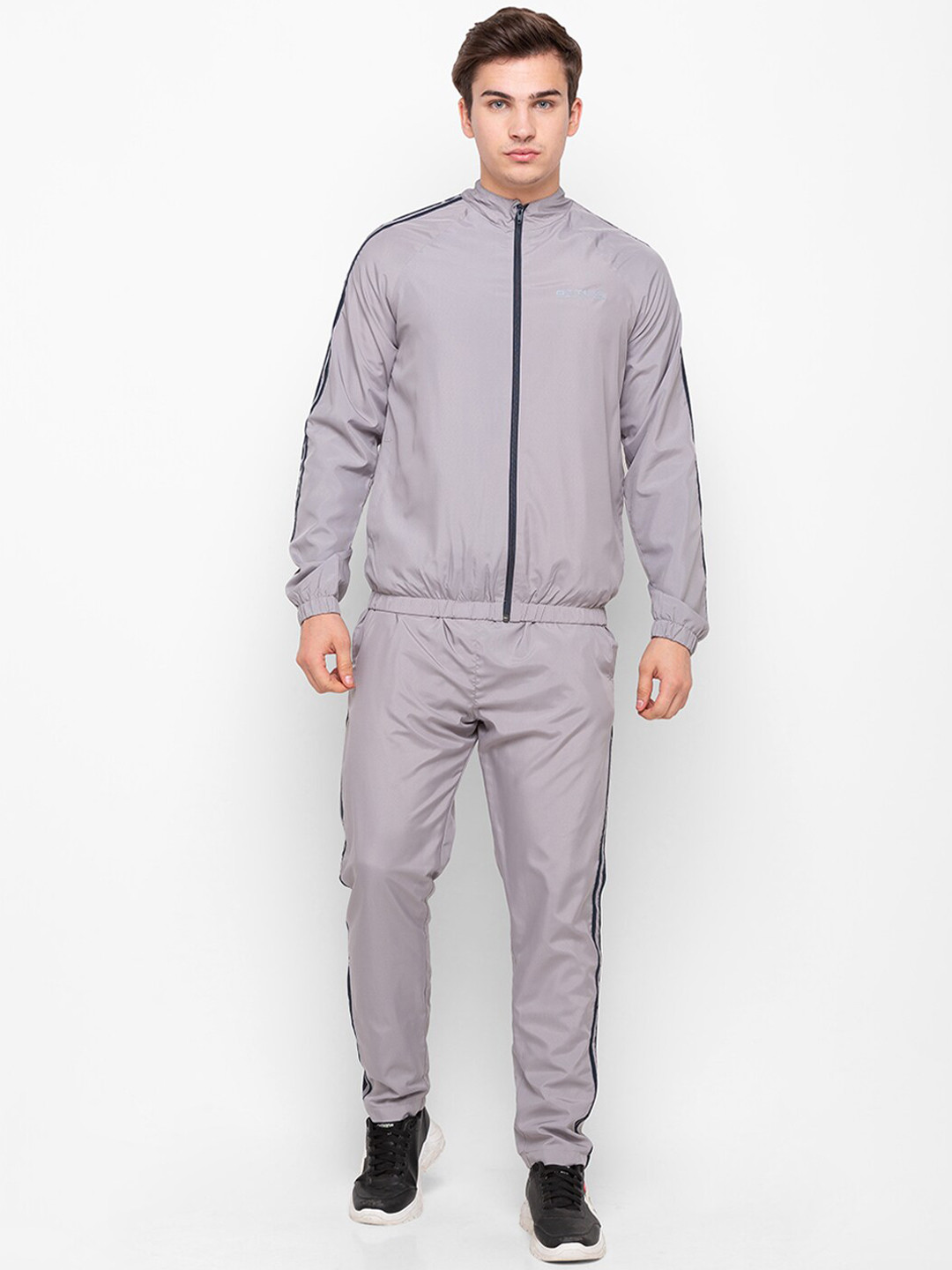 

Globus Men Grey Solid Tracksuit