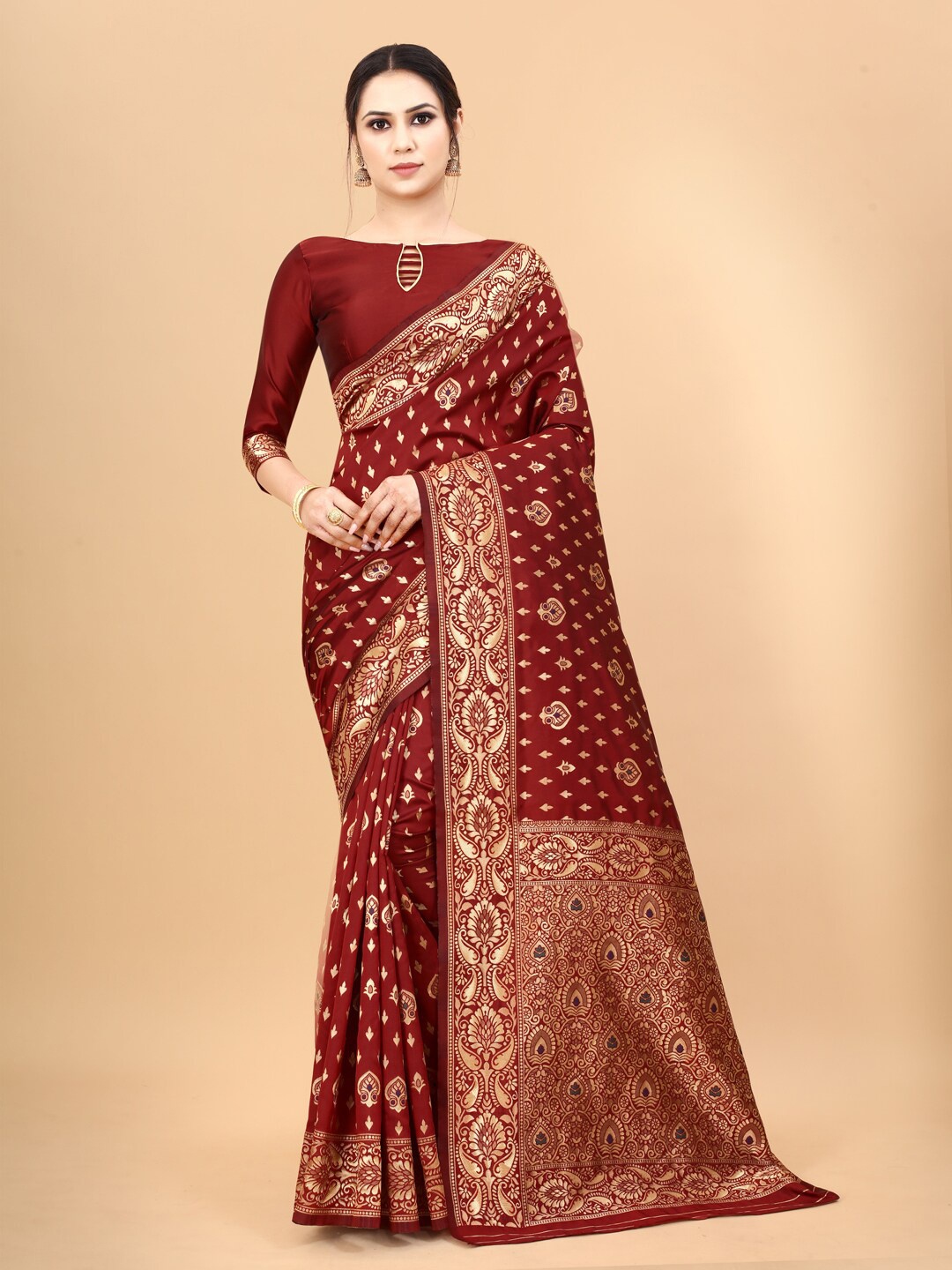 

SATYAM WEAVES Maroon & Gold-Toned Woven Design Silk Cotton Banarasi Saree
