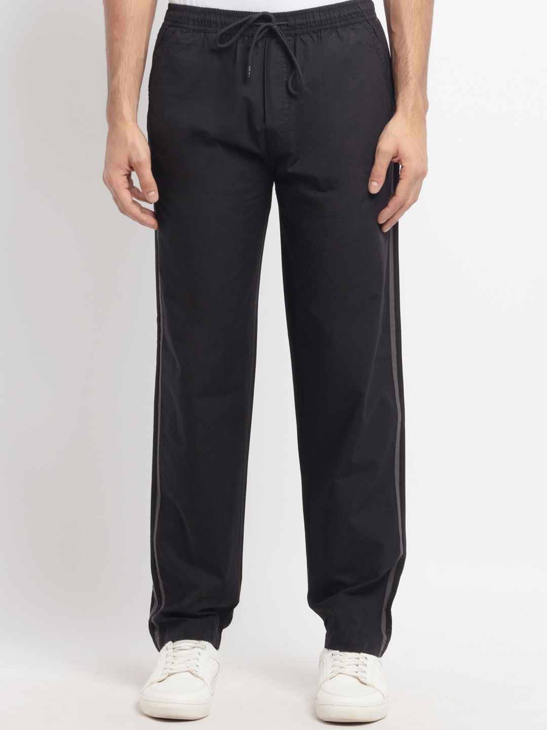 

Status Quo Men Black Solid Cotton Trackpant