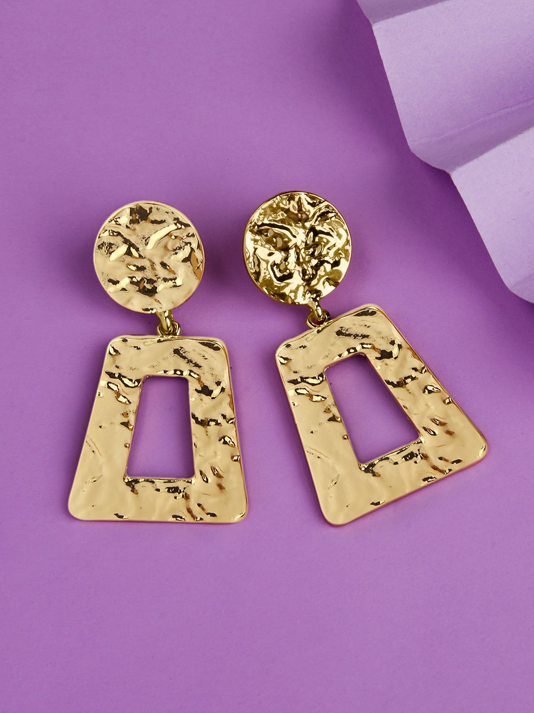 

Lilly & sparkle Gold-Toned Contemporary Geometric Drop Earrings