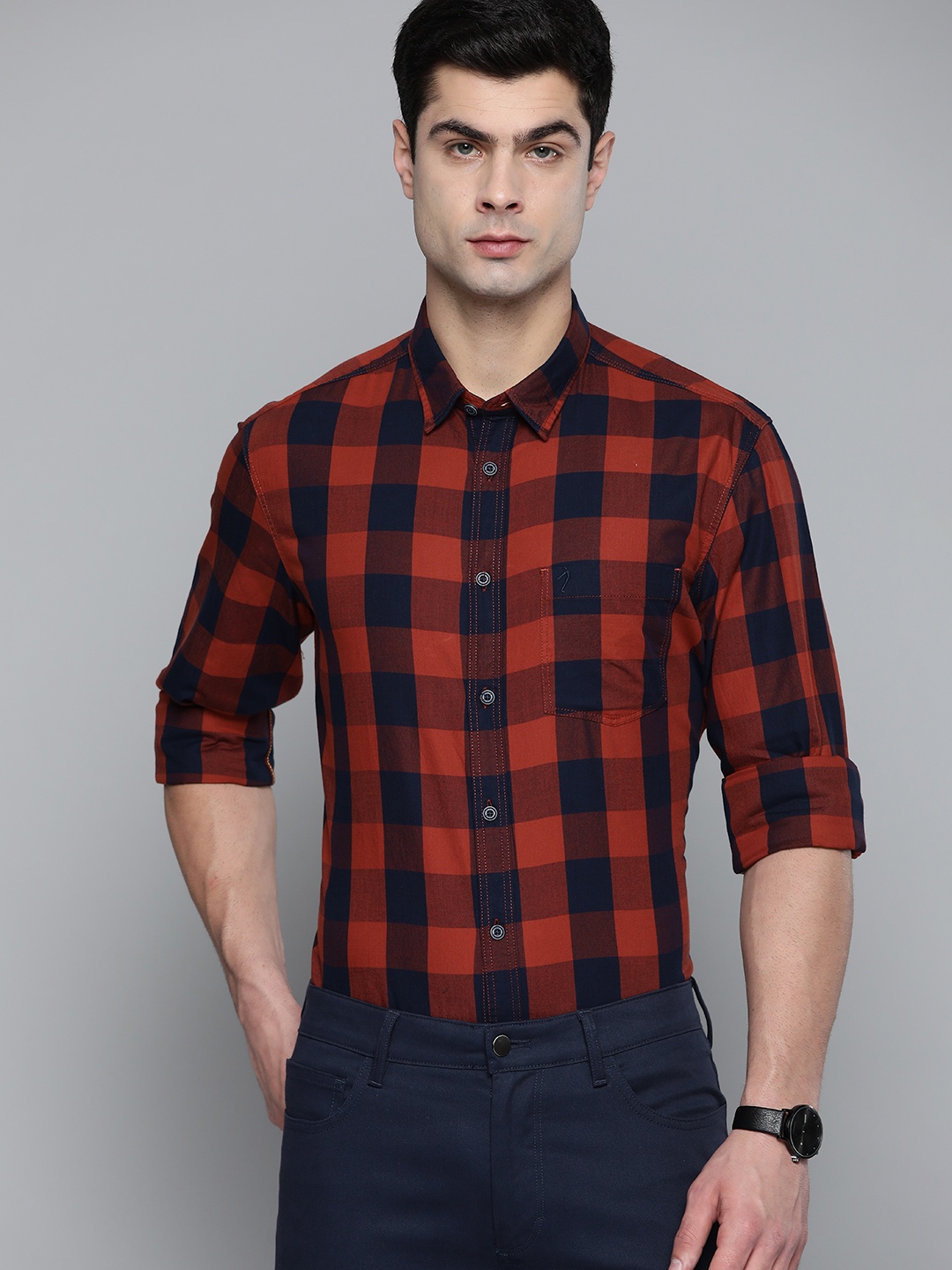 

Indian Terrain Men Red & Navy Blue Cotton Slim Fit Buffalo Checked Casual Shirt