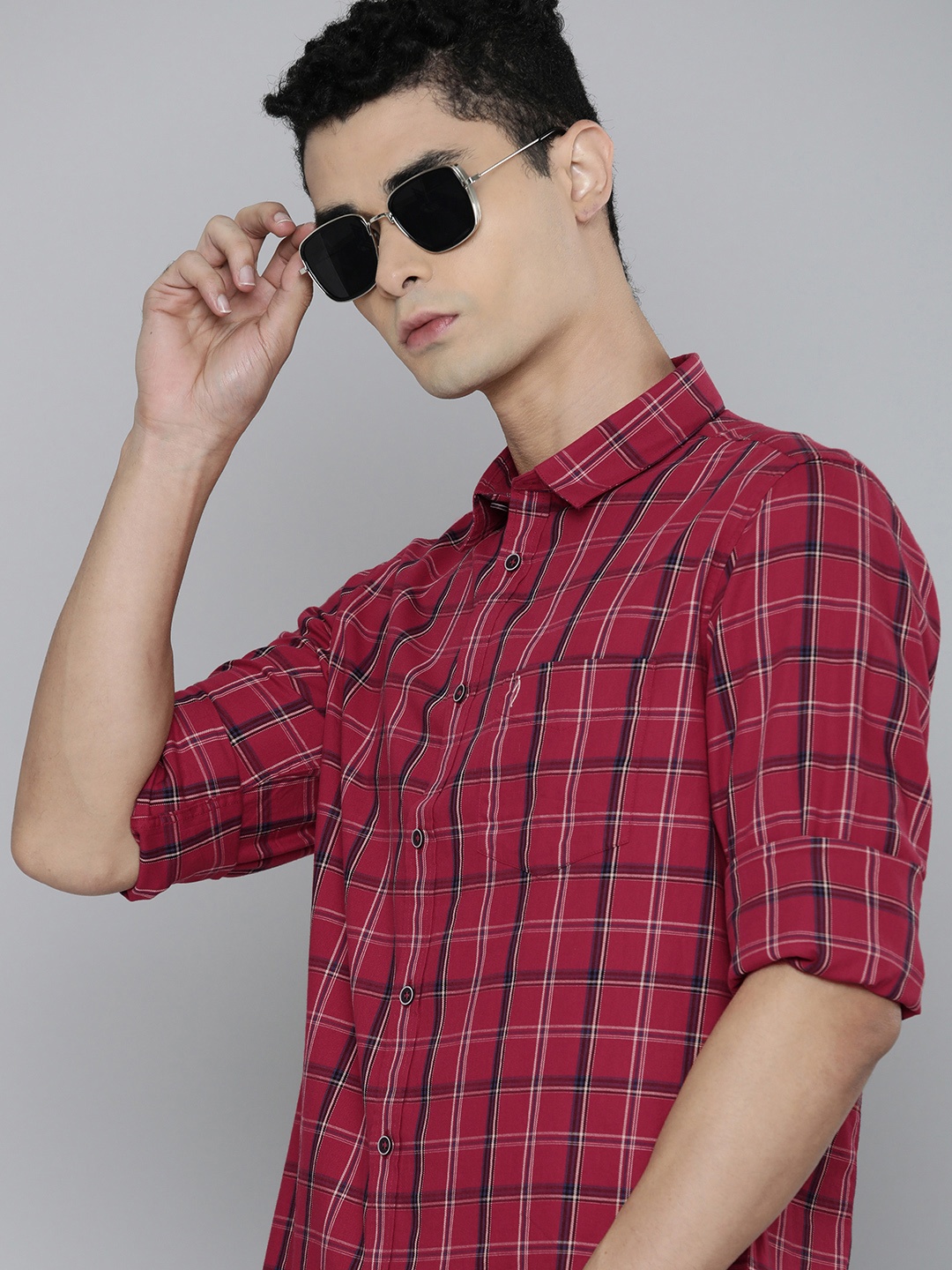 

Indian Terrain Men Red & White Slim Fit Tartan Checked Pure Cotton Casual Shirt