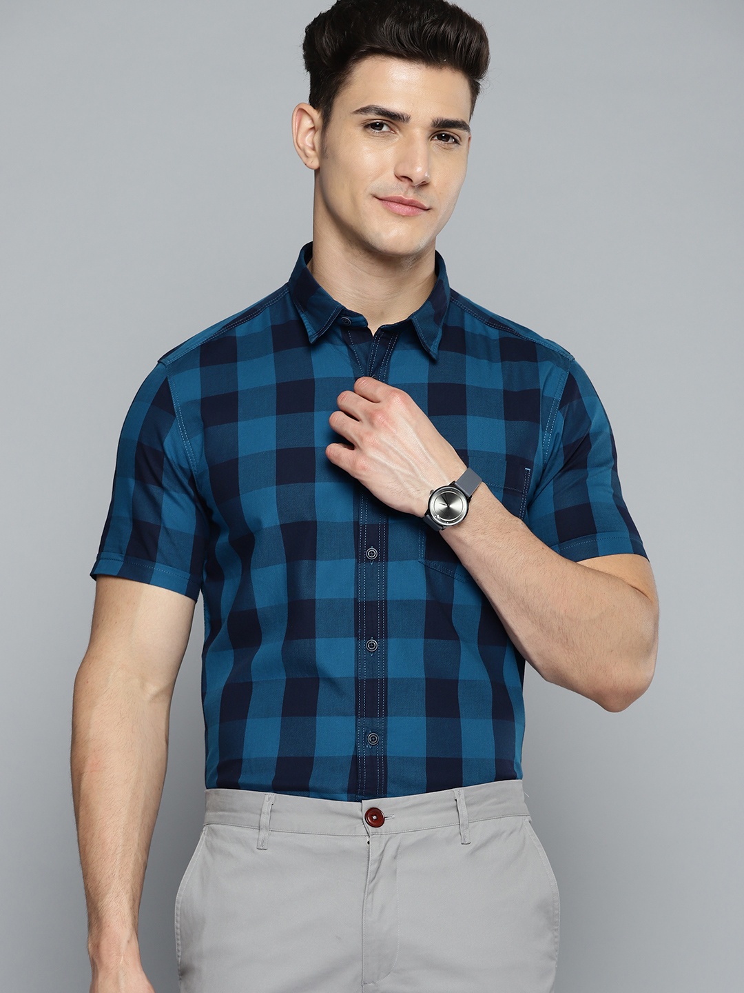 

Indian Terrain Men Blue Pure Cotton Slim Fit Checked Casual Shirt