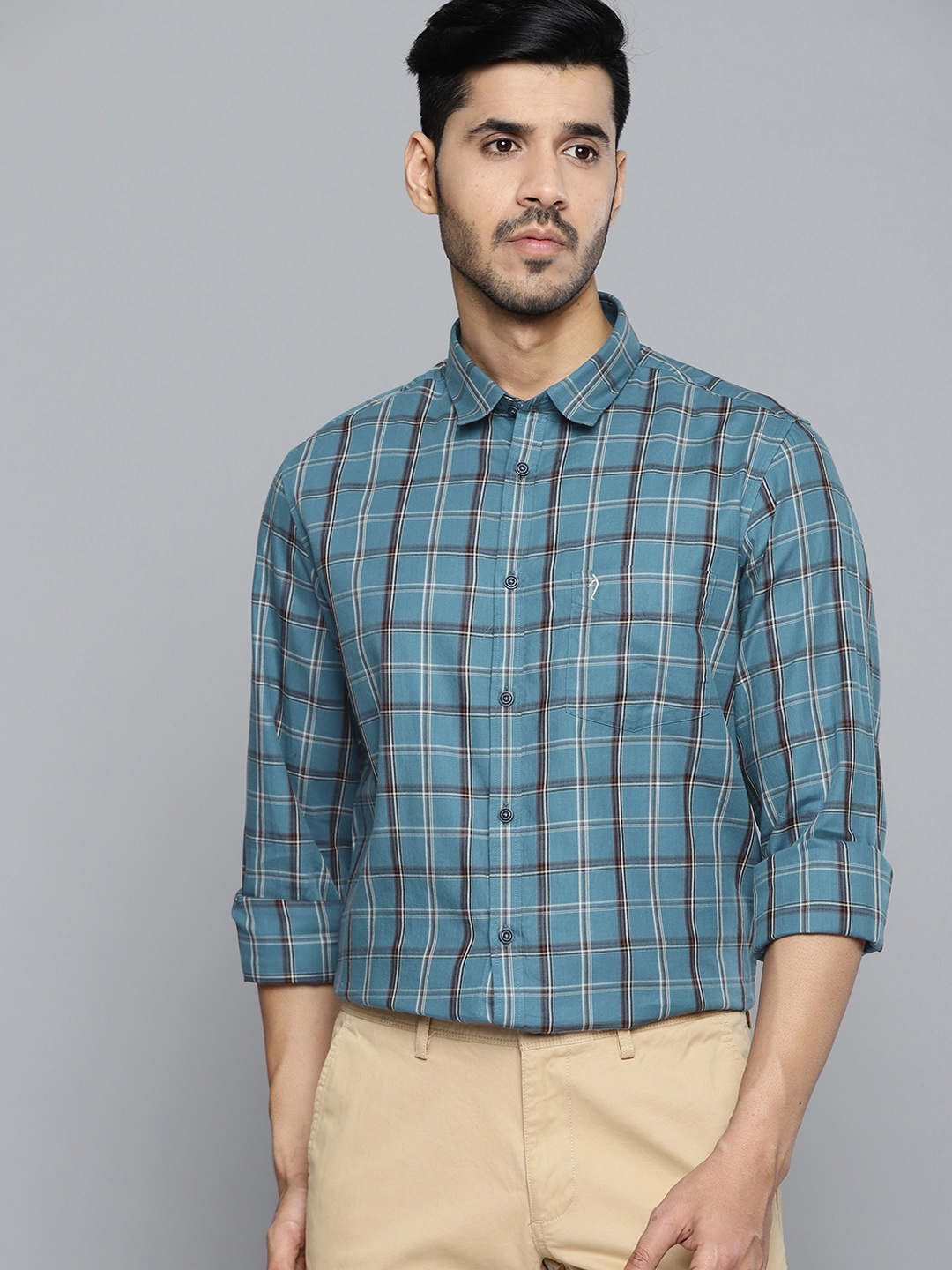

Indian Terrain Men Teal Blue & Charcoal Grey Pure Cotton Slim Fit Checked Casual Shirt