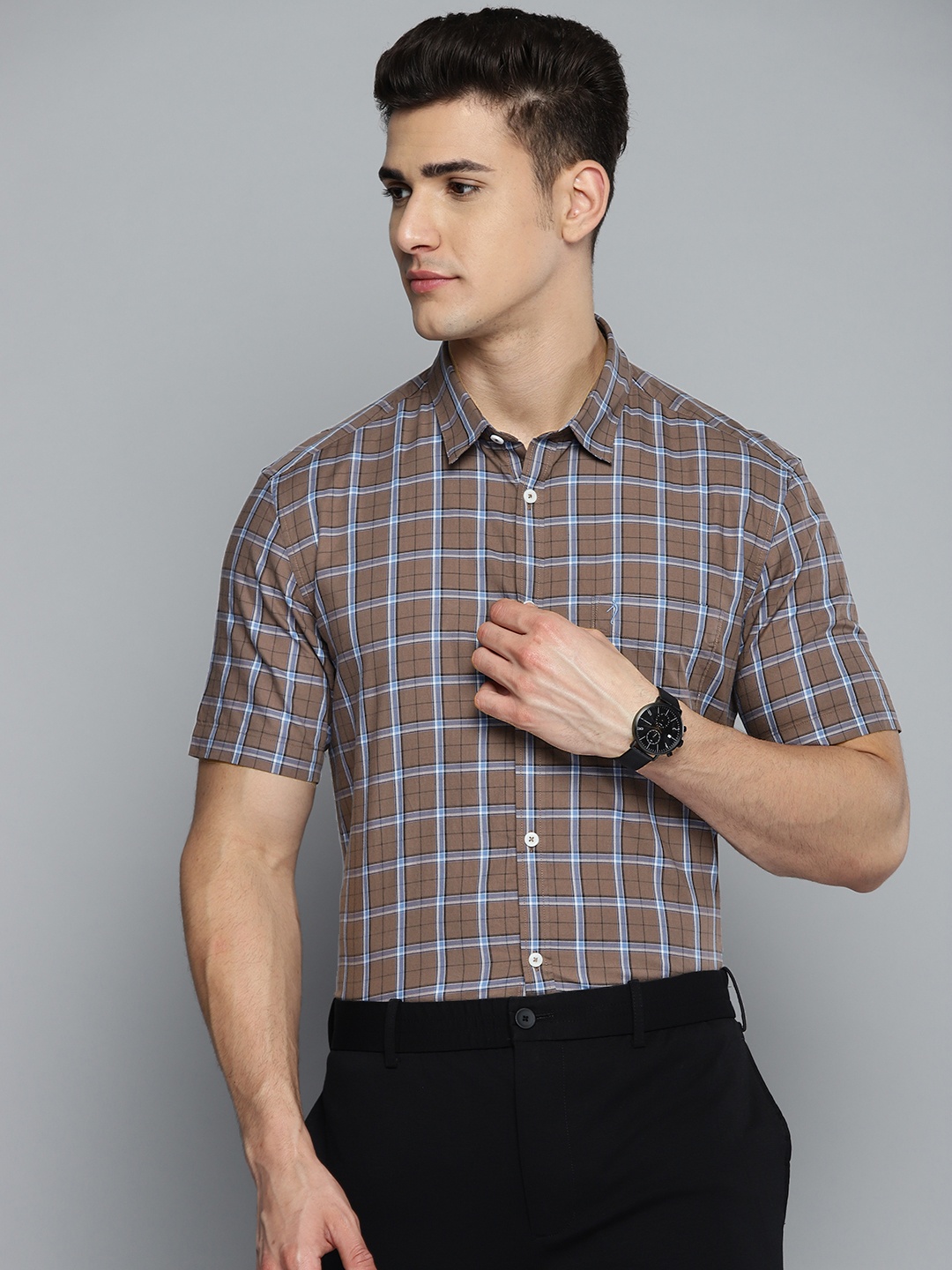 

Indian Terrain Men Brown & Blue Pure Cotton Slim Fit Checked Casual Shirt