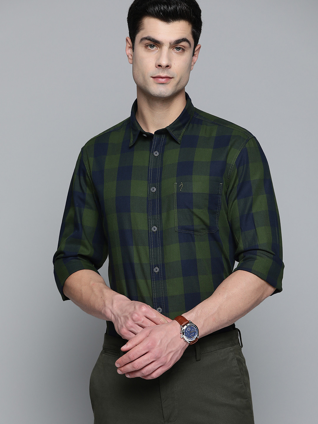 

Indian Terrain Men Olive Green & Blue Pure Cotton Slim Fit Checked Casual Shirt