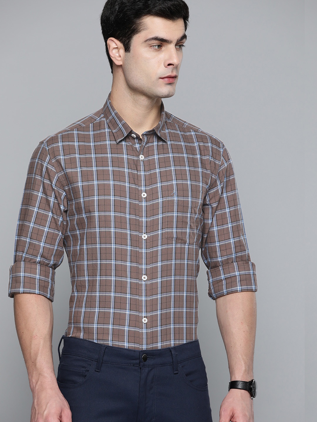 

Indian Terrain Men Brown & Blue Pure Cotton Slim Fit Tartan Checks Casual Shirt
