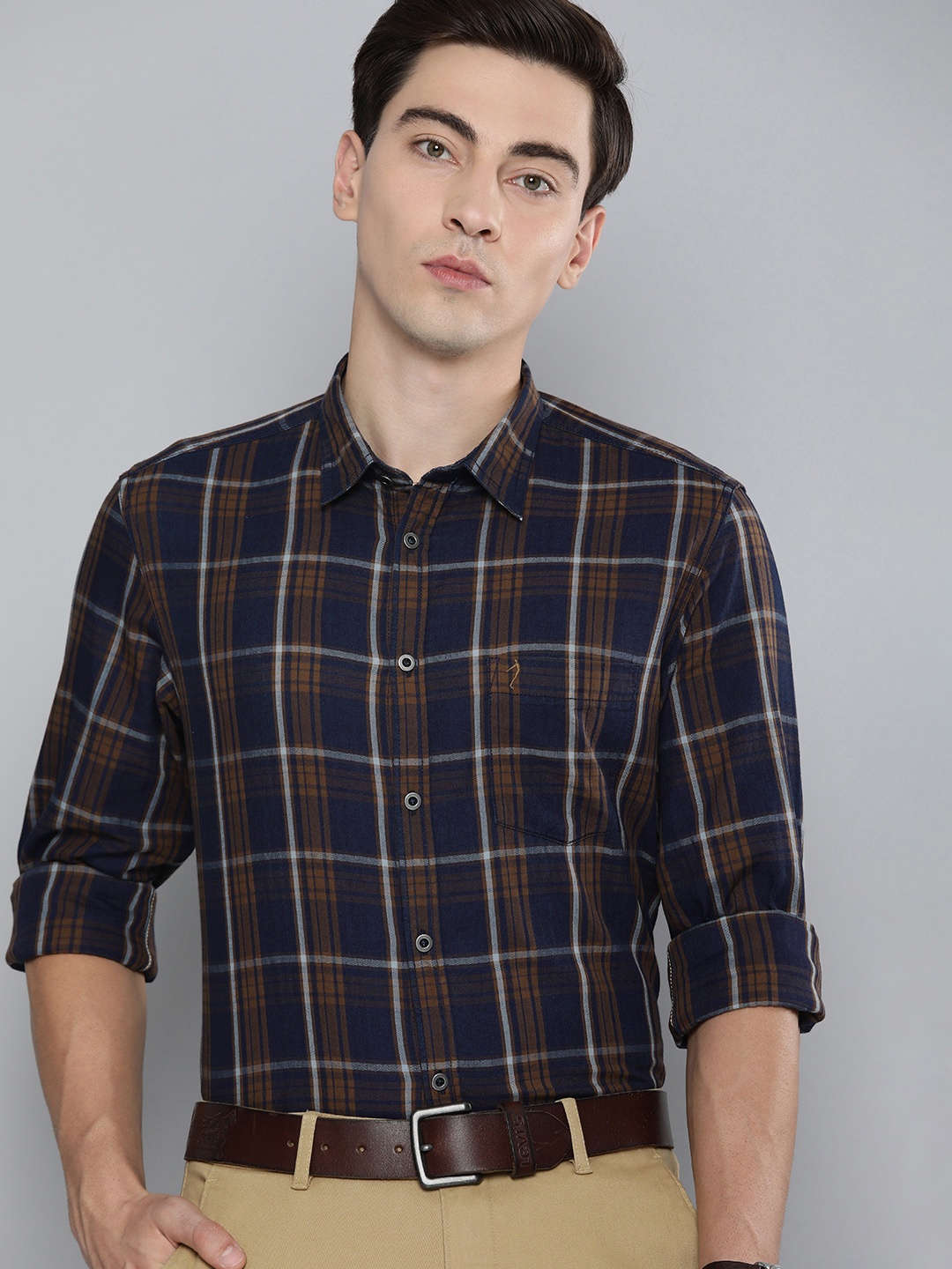 

Indian Terrain Men Navy Blue & Brown Slim Fit Checked Pure Cotton Semiformal Shirt