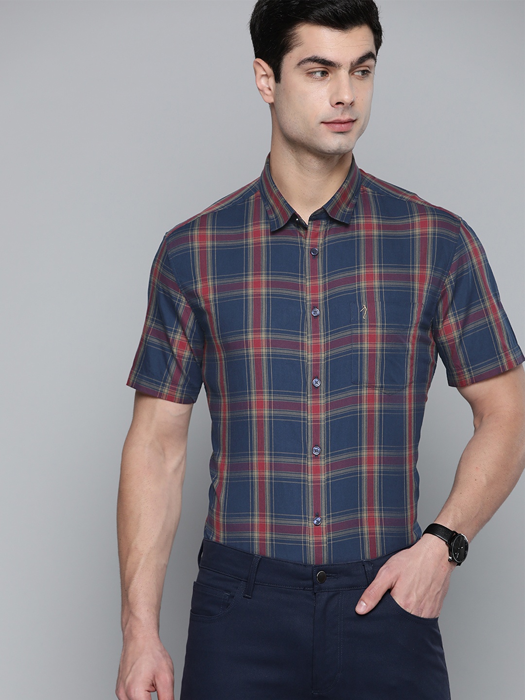 

Indian Terrain Men Navy Blue & Pink Pure Cotton Slim Fit Checked Casual Shirt
