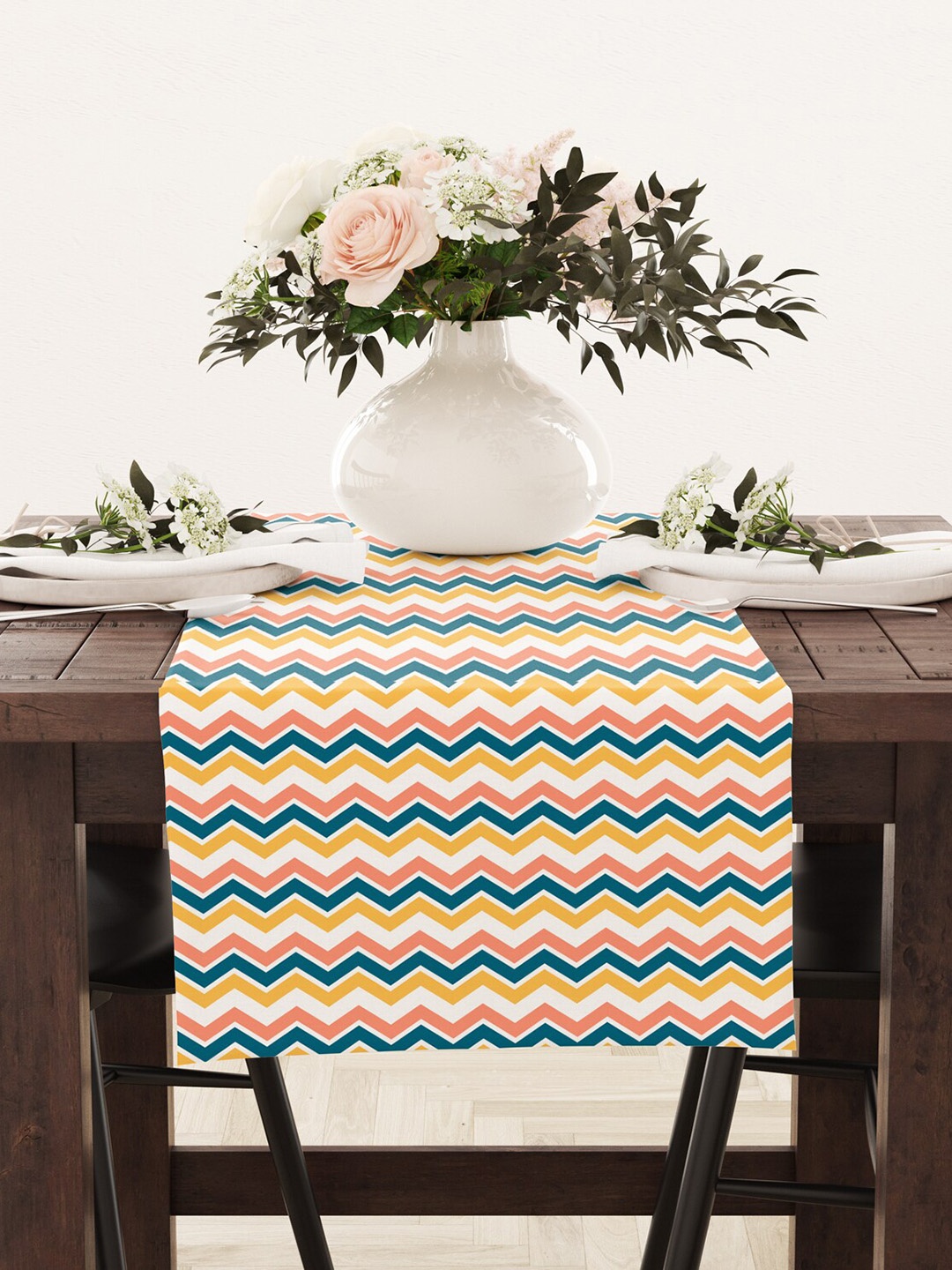 

STYBUZZ Yellow & Blue Printed Table Runner