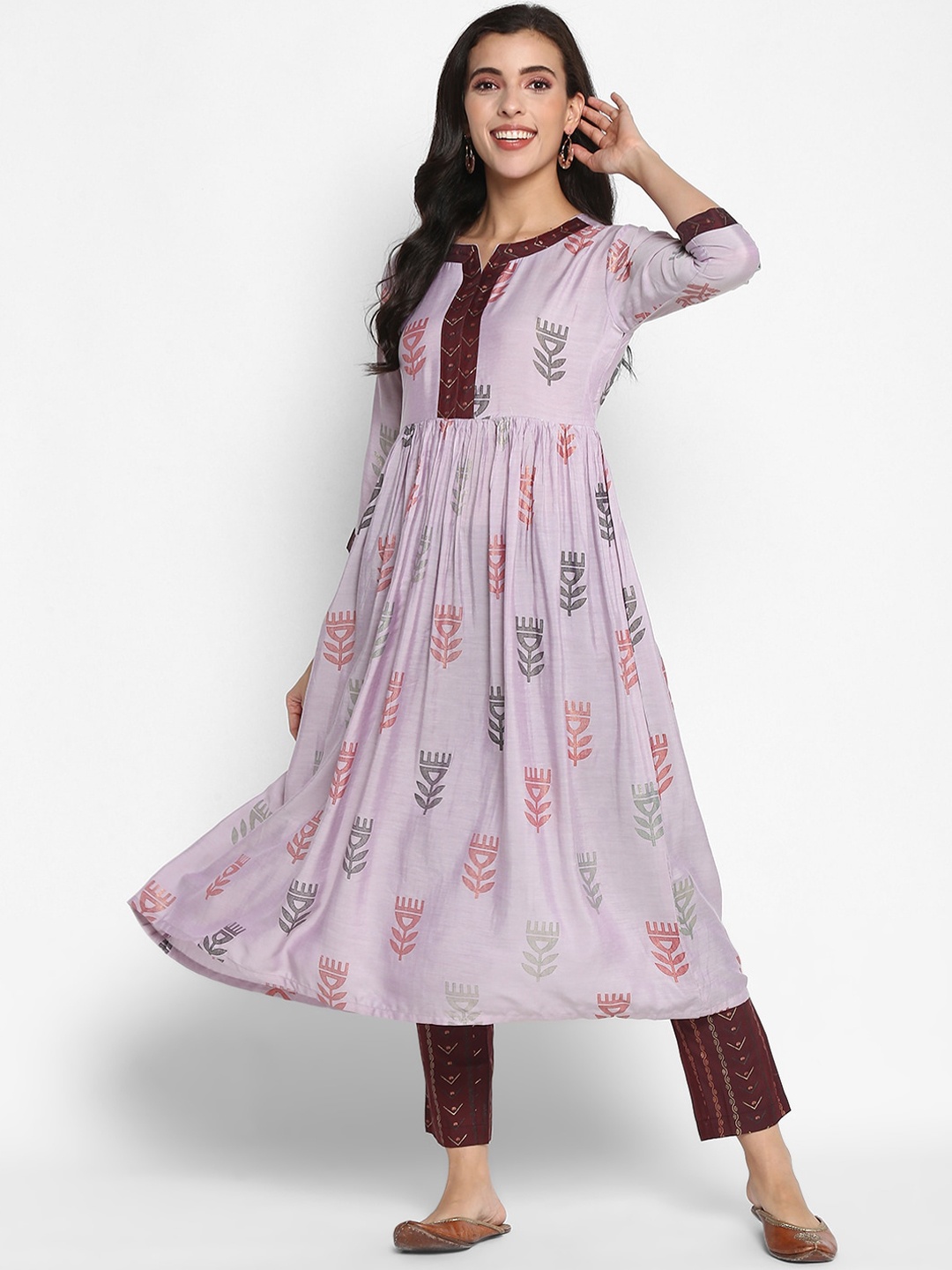 

VAABA Women Purple & Pink Ethnic Motifs Printed Kurta with Trousers