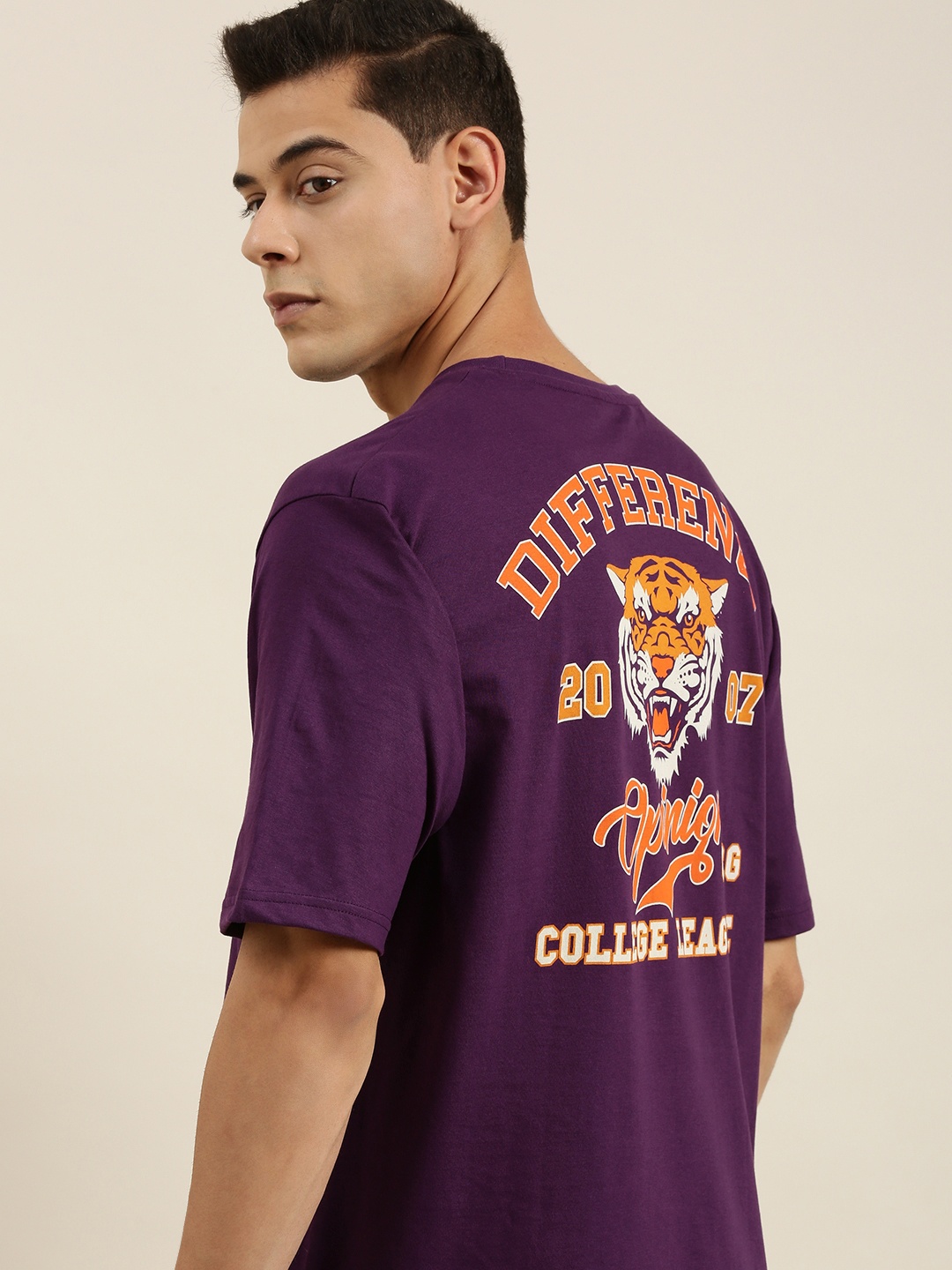 

Difference of Opinion Men Purple Graphic Print Drop-Shoulder Sleeves Pure Cotton T-shirt