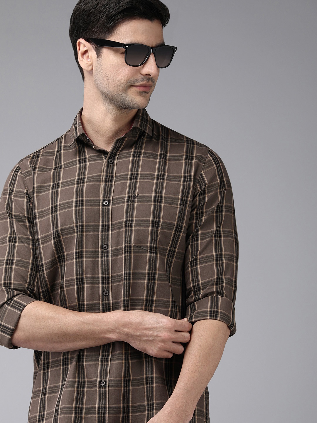 

Van Heusen Sport Men Brown & Black Slim Fit Tartan Checked Casual Shirt