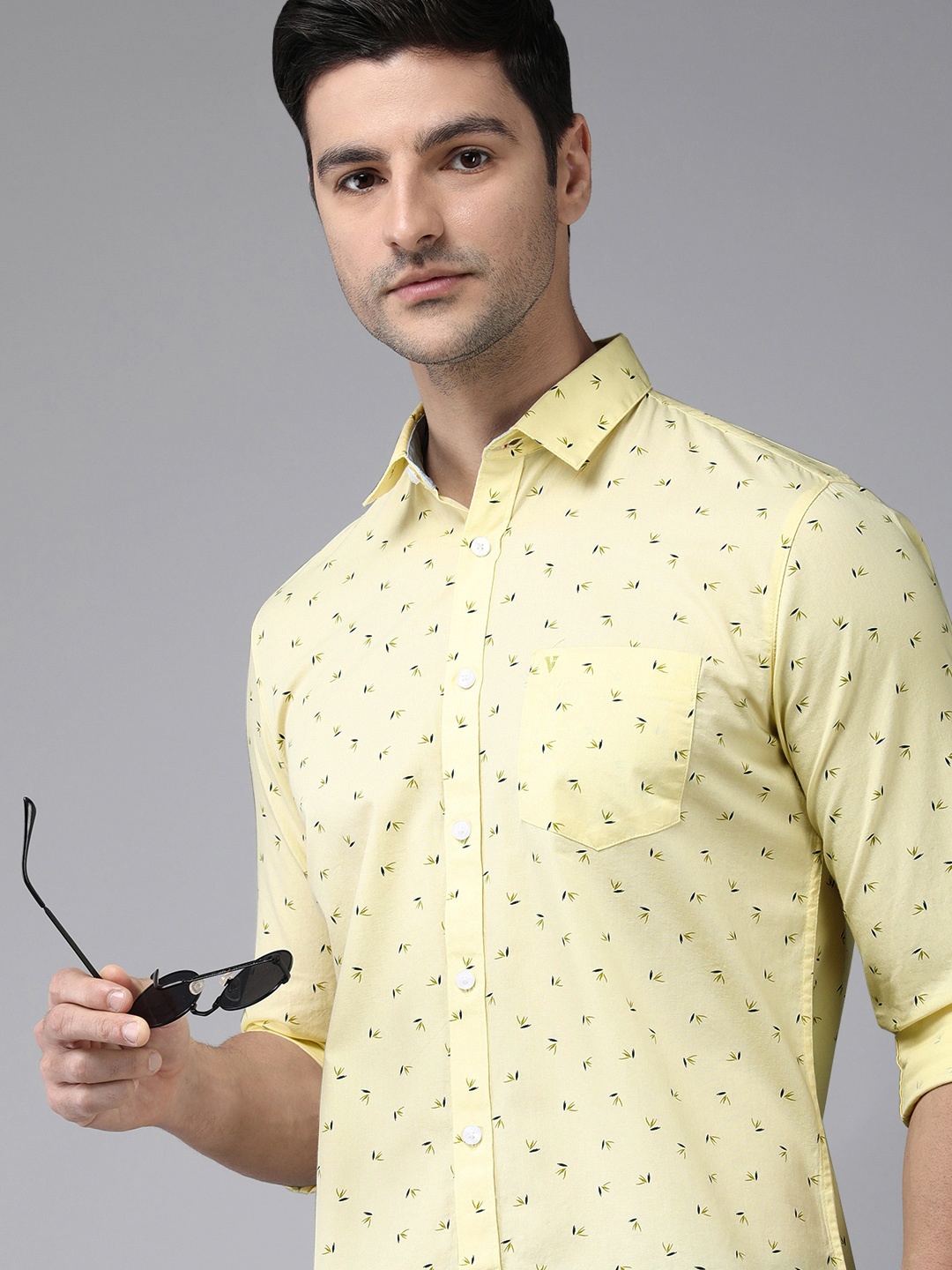 

Van Heusen Sport Men Yellow Slim Fit Printed Pure Cotton Casual Shirt